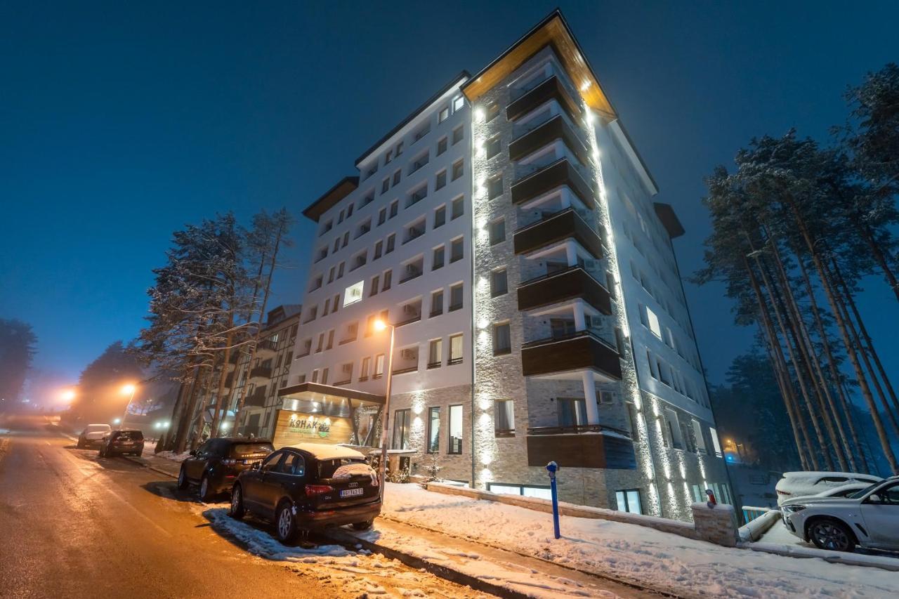 Hotel &
