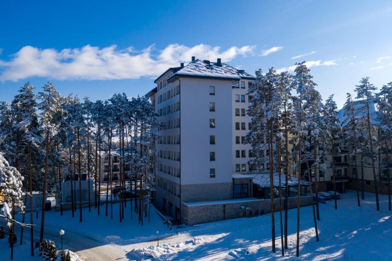 Hotel &