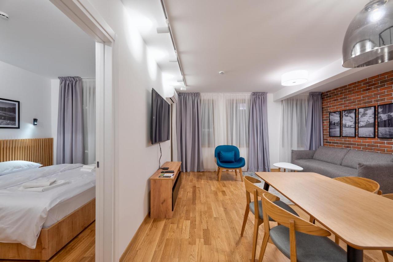 Hotel &
